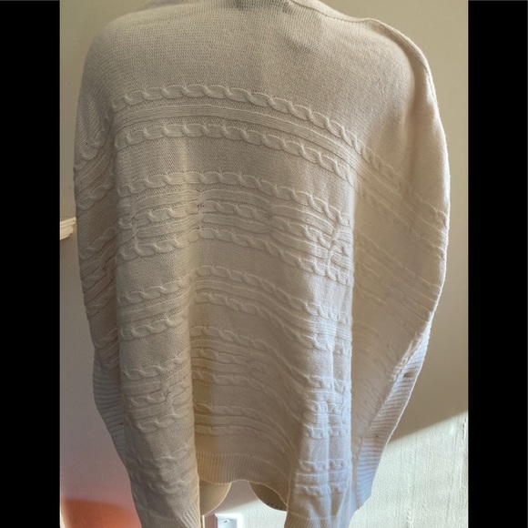 Banana Republic Cable Knit Cape with Buttons. M/L - Picture 2 of 8